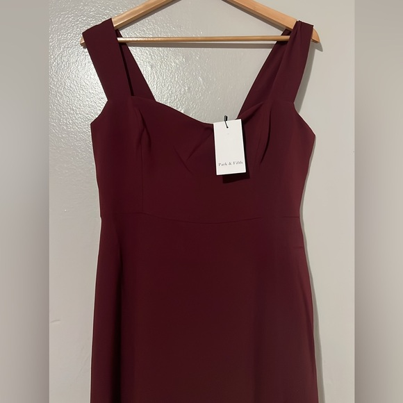 Park & Fifth Hastings Dress in Burgundy- Medium - Picture 7 of 11